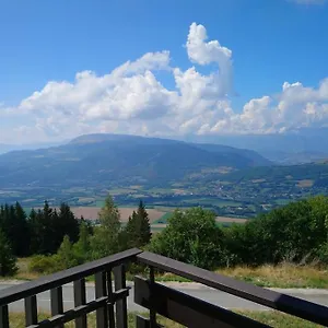 Appartement Grand 4 Personnes St Honoré 1500, Comboursiere